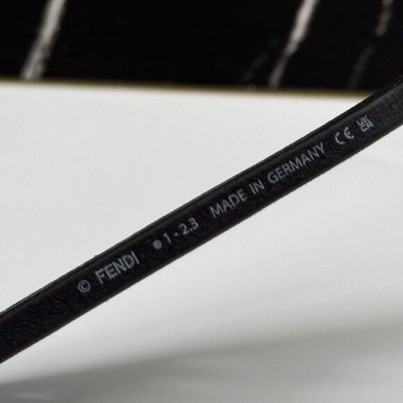 NEW FE40113I 02A FENDI SUNGLASSES MATTE BLACK UNISEX EYEWEAR FENDI - Picture 13 of 15